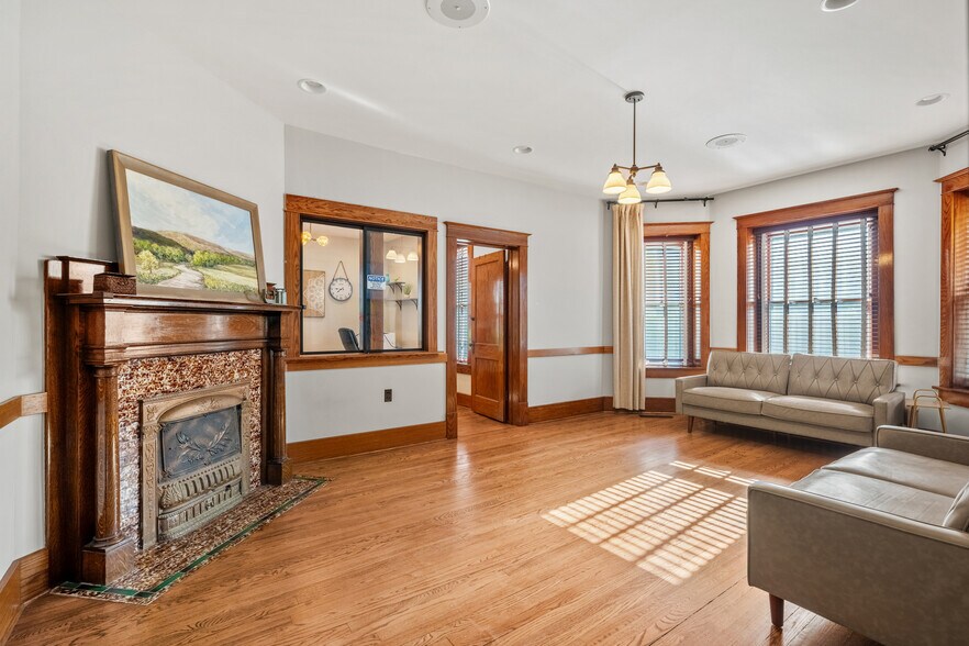 More Photos Of 720 Poyntz Ave, Manhattan Office For Sale