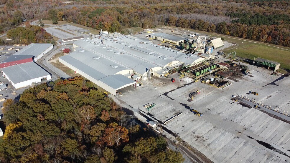 More Photos Of 634 Davis St, Emporia Manufacturing For Lease