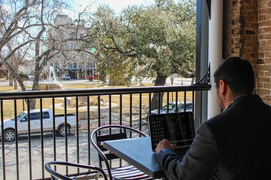 More Photos Of 204 S Austin St, Seguin Restaurant For Sale