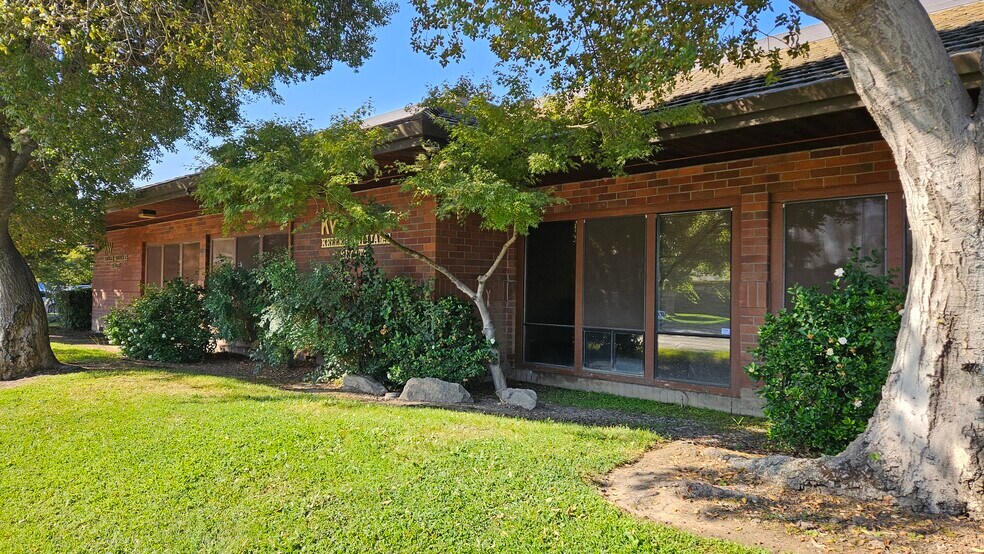 More Photos Of 301 S Ham Ln, Lodi Office For Lease