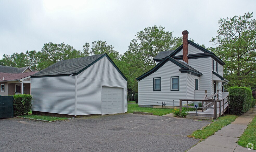 More Photos Of 1228 Roanoke Ave, Riverhead Medical For Sale