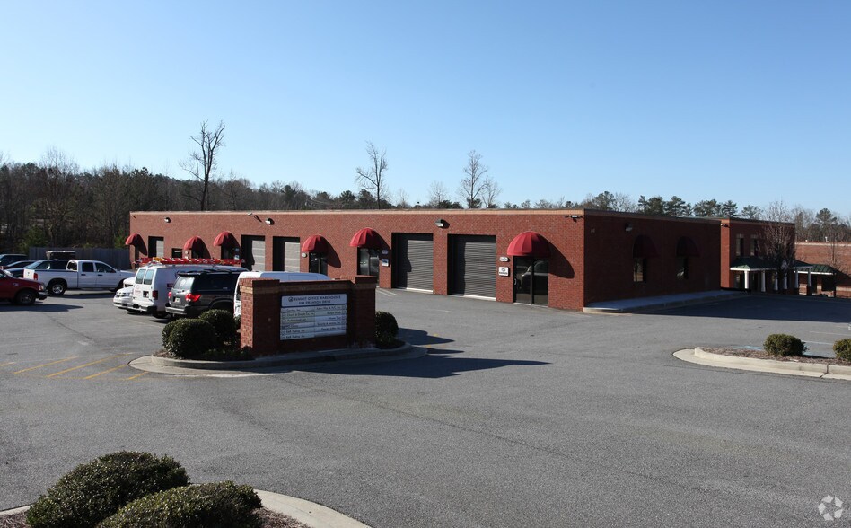 More Photos Of 283 Swanson Dr, Lawrenceville Service For Lease