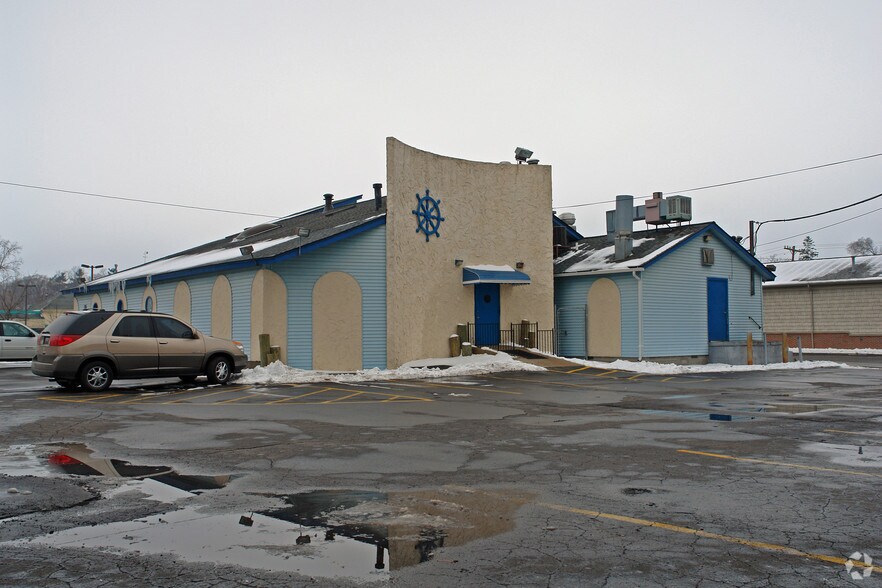 More Photos Of 3251 Orchard Lake Rd, Keego Harbor Restaurant For Sale