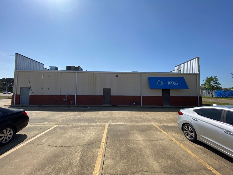 More Photos Of 213 Walmart Cir, Booneville Storefront Retail Office For Sale