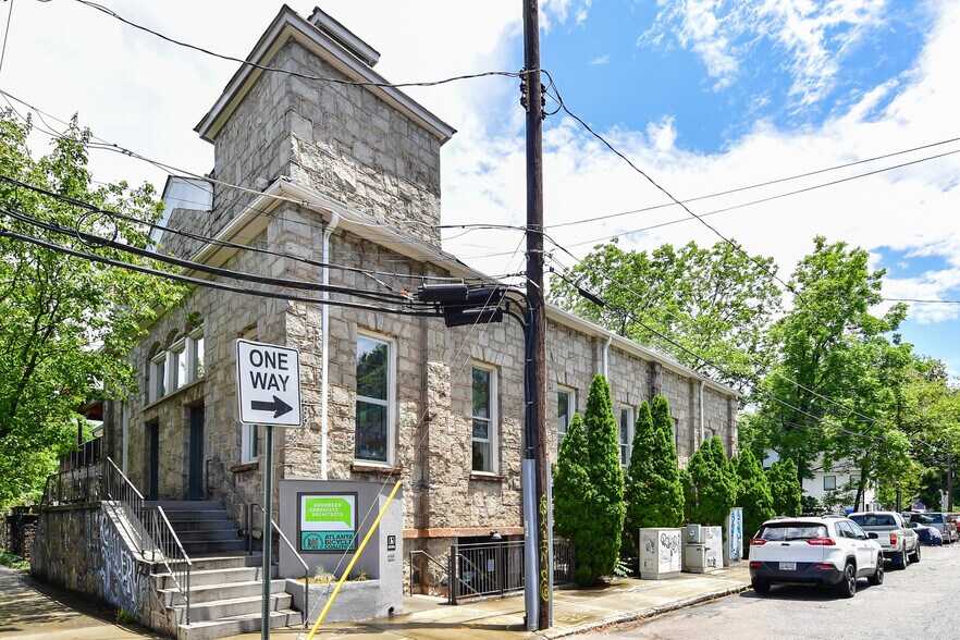 More Photos Of 889 Wylie St SE, Atlanta Loft Creative Space For Lease