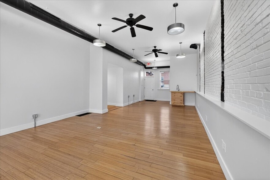 More Photos Of 3721 S Kingshighway Blvd, Saint Louis Office For Lease