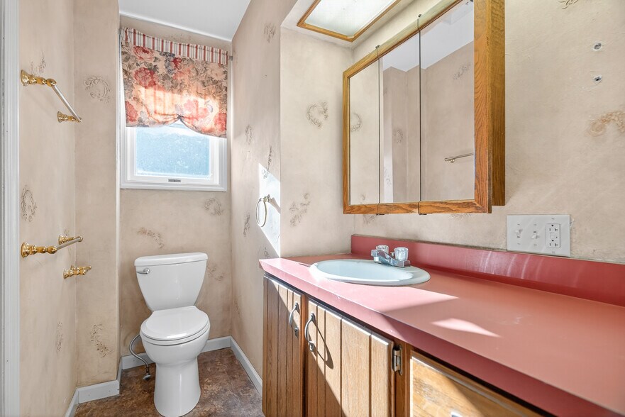 More Photos Of 1441 Saint Marys Ave, Sidney Office For Sale