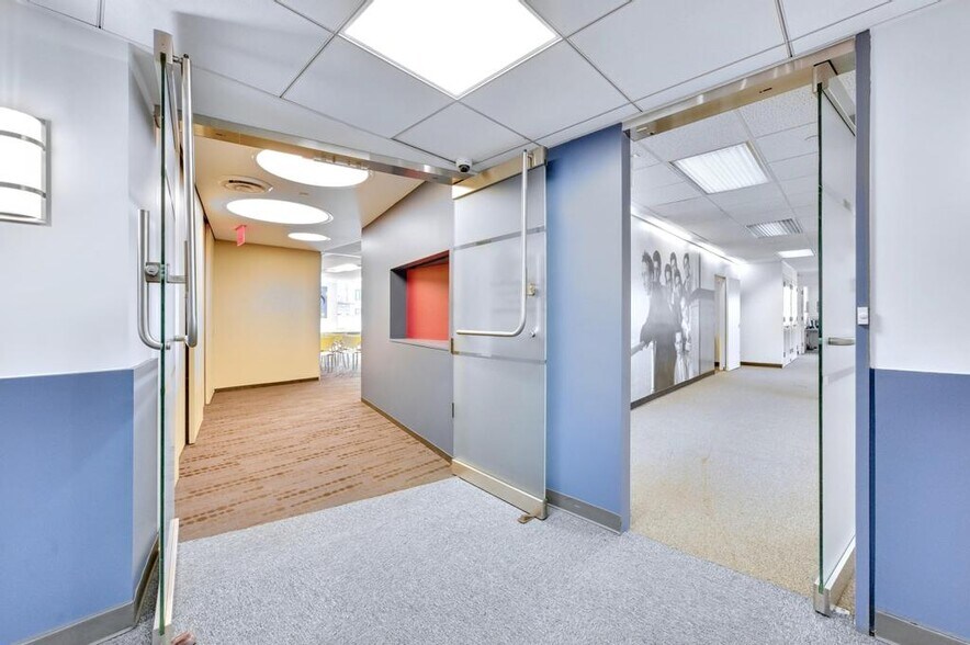 More Photos Of 125 Maiden Ln, New York Medical For Sale