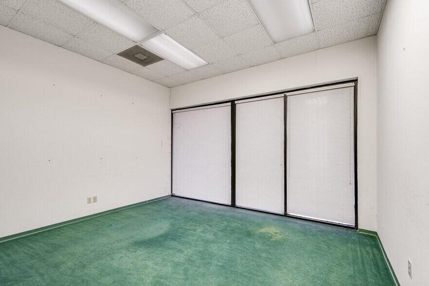 More Photos Of 22475 Community Dr, New Caney Medical For Sale