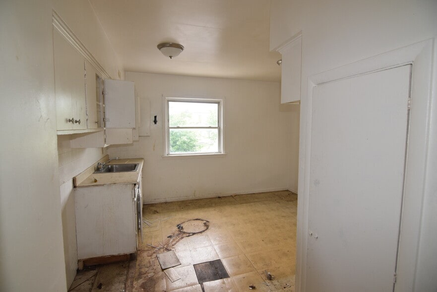 More Photos Of 2646 Noble Rd, Cleveland Apartments For Sale