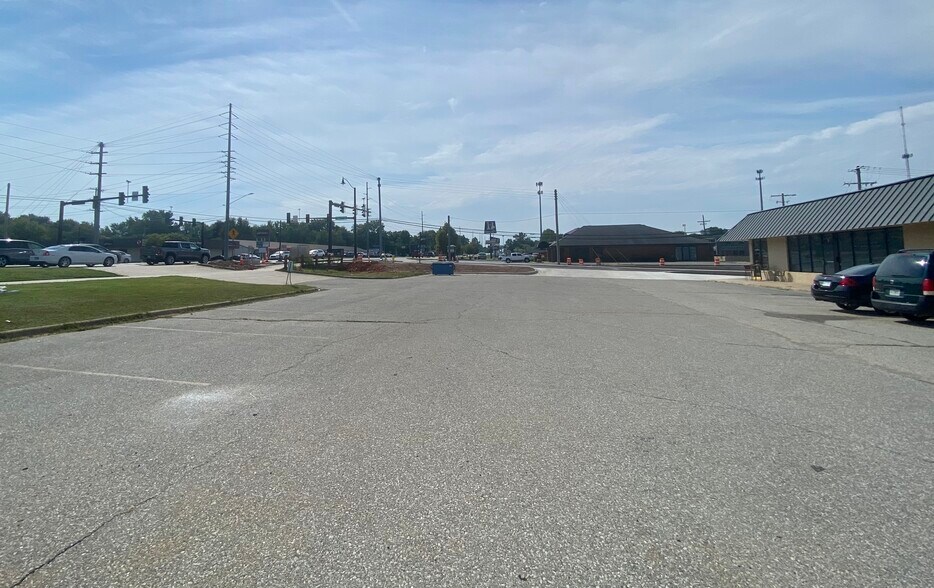 More Photos Of 1201 N Walton Blvd, Bentonville Convenience Store For Lease