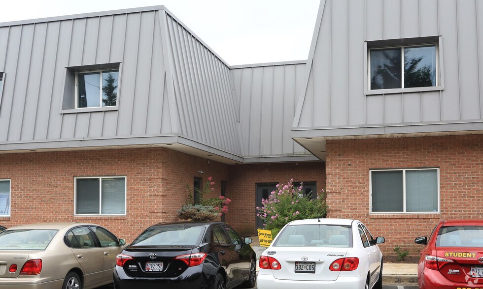 More Photos Of 18401-18403 Woodfield Rd, Gaithersburg Office For Lease