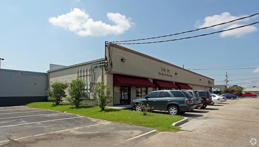 More Photos Of 851 Manhattan Blvd, Harvey Storefront Retail Office For Lease
