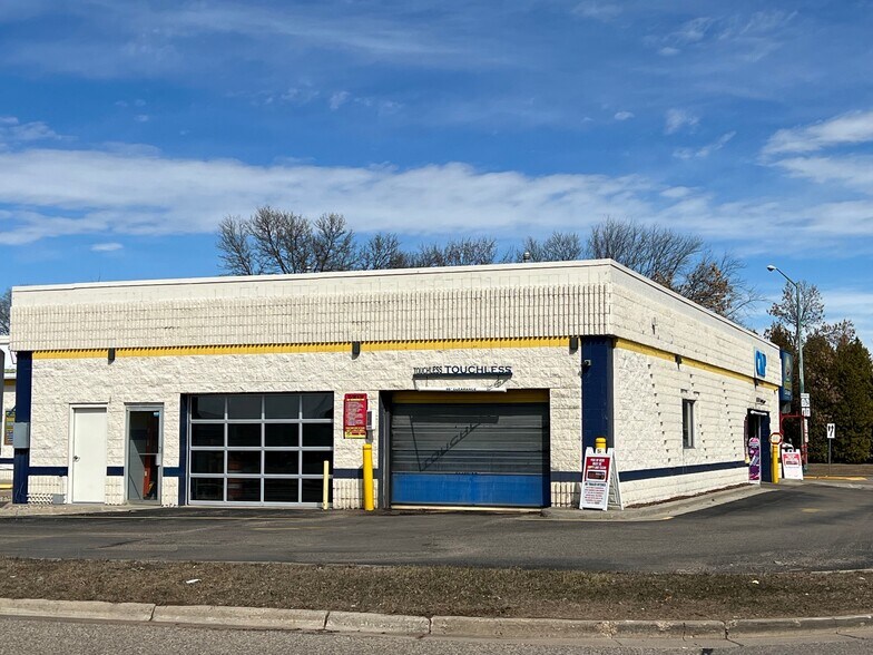 More Photos Of 1381 8th St S, Wisconsin Rapids Carwash For Lease