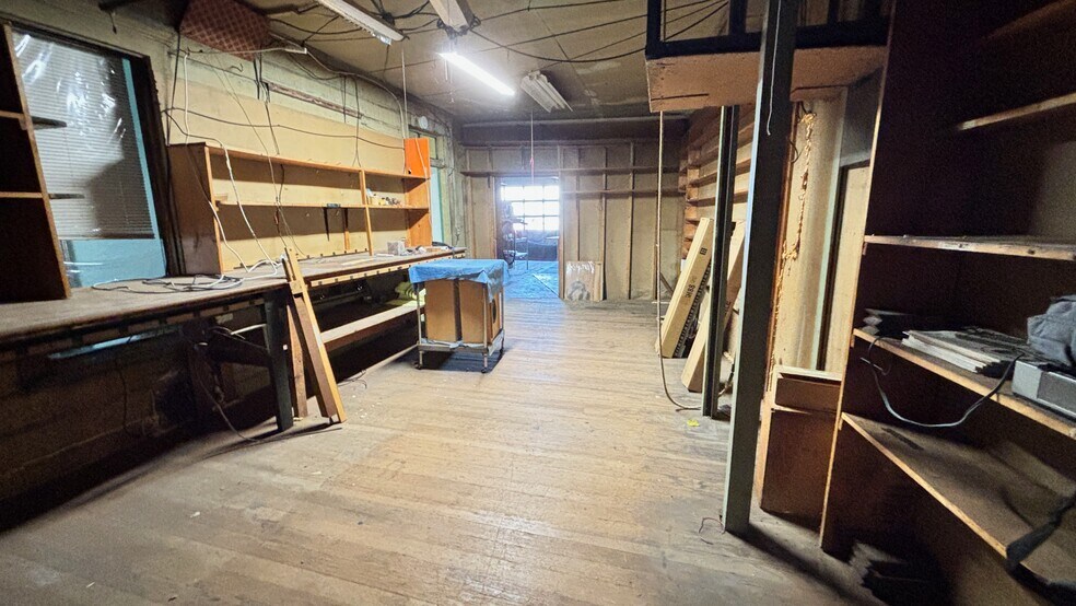 More Photos Of 801 Columbia St, Hudson Storefront Retail Residential For Sale