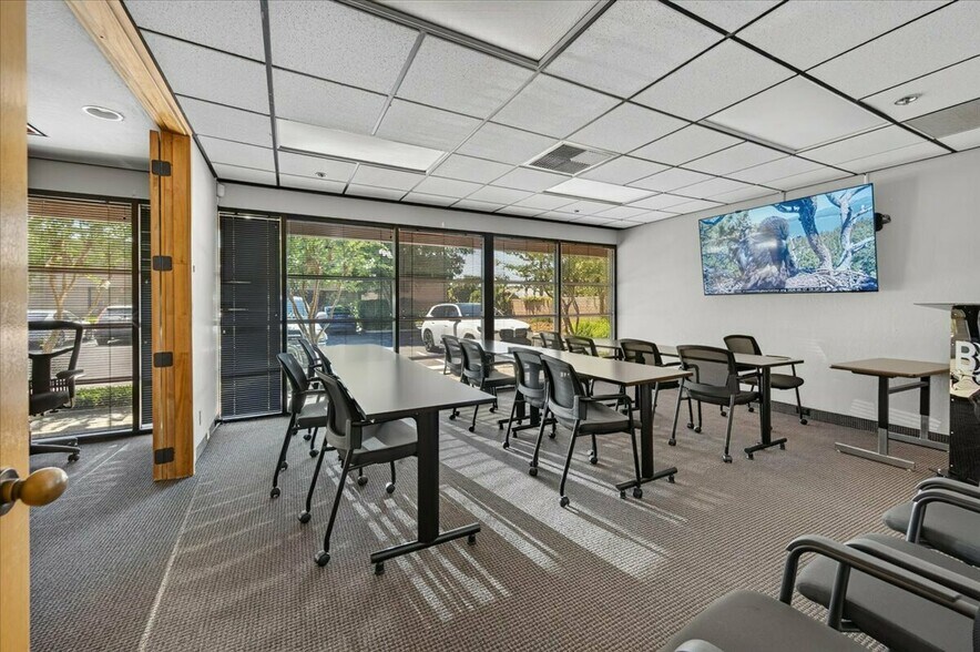 More Photos Of 2600 Shaw Ave, Fresno Office For Sale