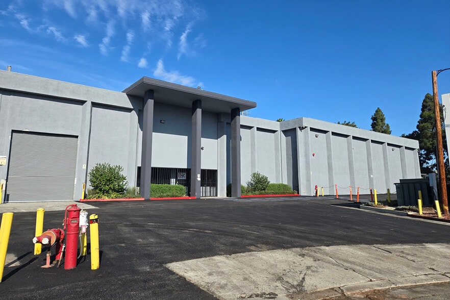 Primary Photo Of 17105 Jersey Ave, Artesia Manufacturing For Lease