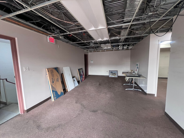 More Photos Of 4900 Frolich Ln, Hyattsville Warehouse For Lease