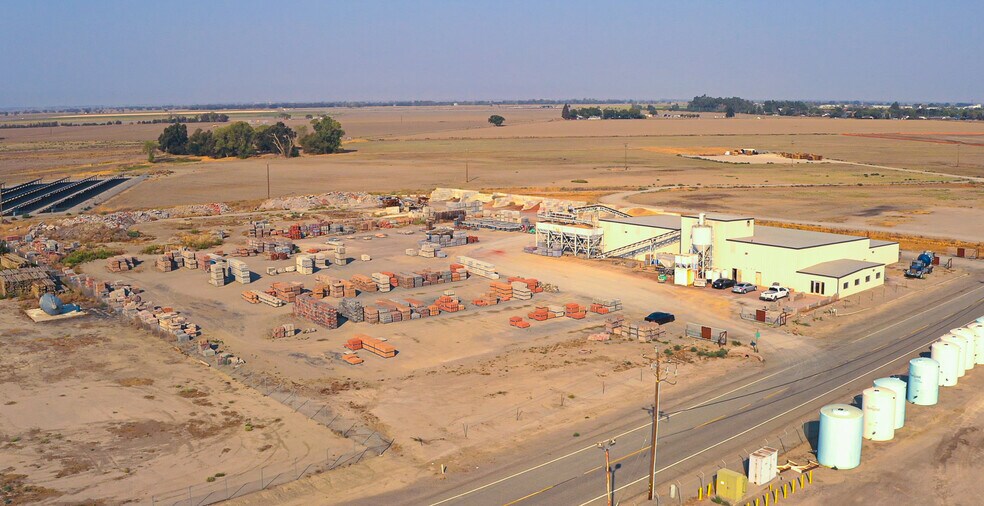 More Photos Of 2945 Niagara Rd, Colusa Manufacturing For Sale