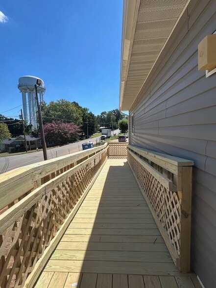 More Photos Of 622 E Lexington Ave, High Point Schools For Lease