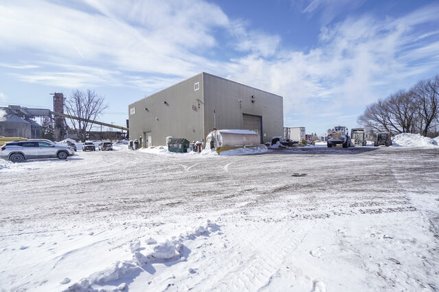 More Photos Of 899 De La Pomme-D'or, Contrecoeur Industrial For Sale