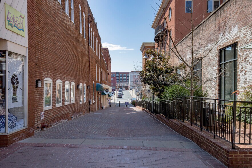 101105 E Water St, Charlottesville, VA 22902 Lofts/Showrooms For