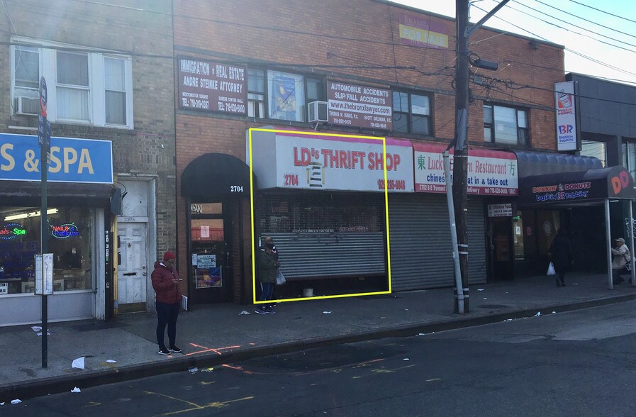 More Photos Of 2702-2704 E Tremont Ave, Bronx Storefront Retail Office For Lease