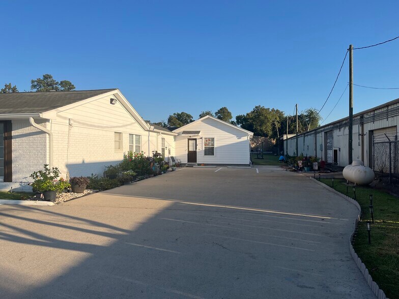 More Photos Of 7026 Belgold St, Houston Office For Sale