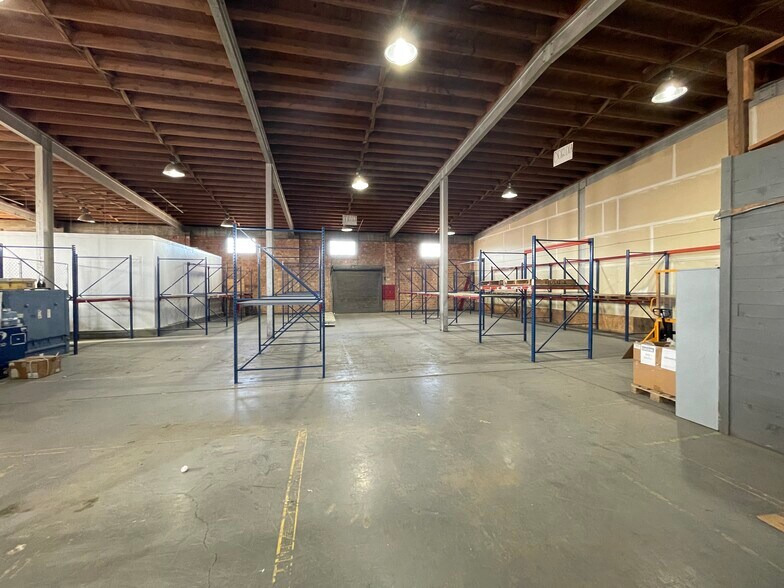 More Photos Of 2055 Garrett Way, Pocatello Warehouse For Lease