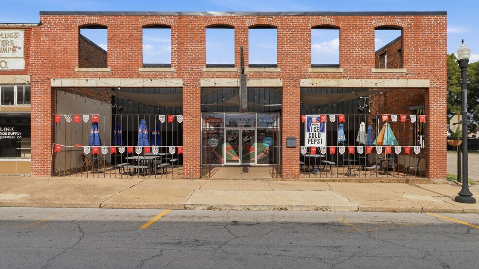 More Photos Of 409 Washington Ave, West Plains Flex For Sale