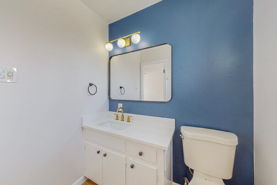 More Photos Of 1309 Virginia St NE, Albuquerque Apartments For Sale