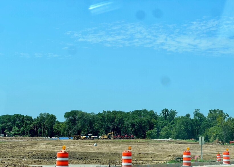 More Photos Of US RTE 55 and State Route 143, Edwardsville Land For Sale