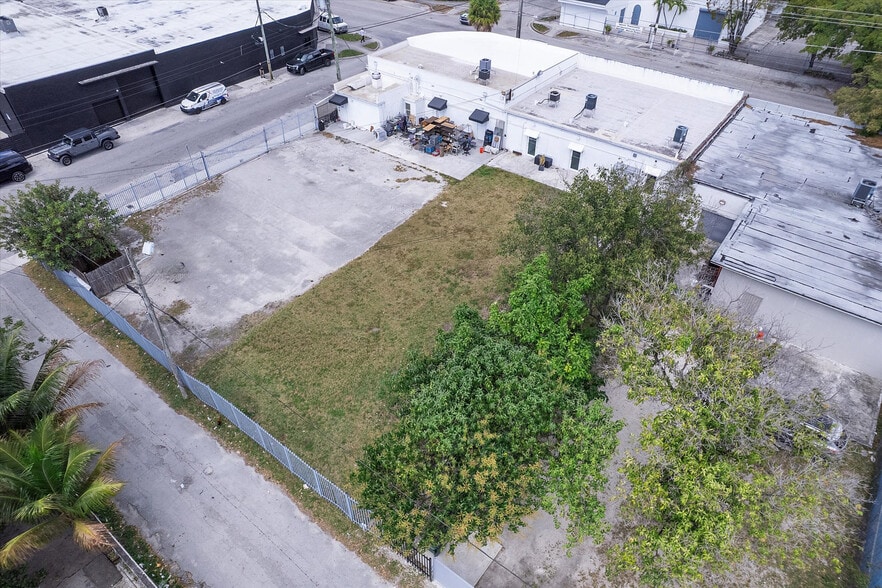 More Photos Of 2829 NW 13th Ave, Miami Storefront Retail Office For Sale