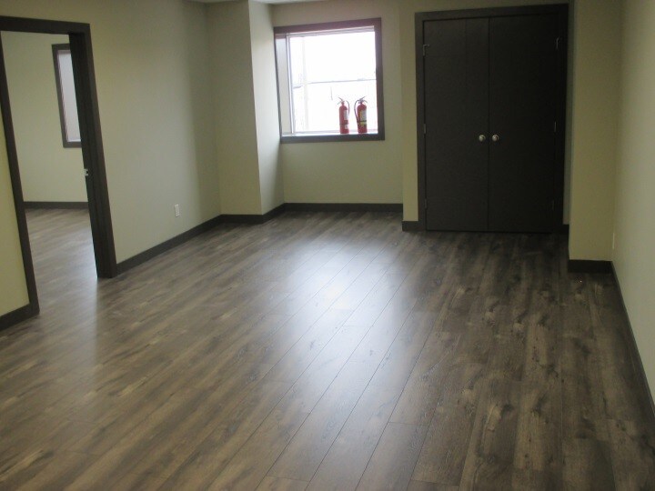 More Photos Of 8800 Venture Av SE, Calgary Warehouse For Sale