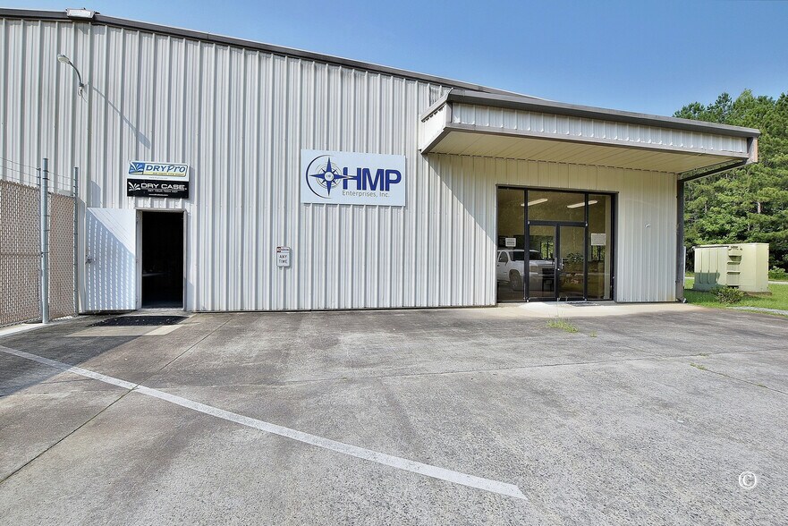 More Photos Of 300 Delano Dr, Manchester Warehouse For Sale