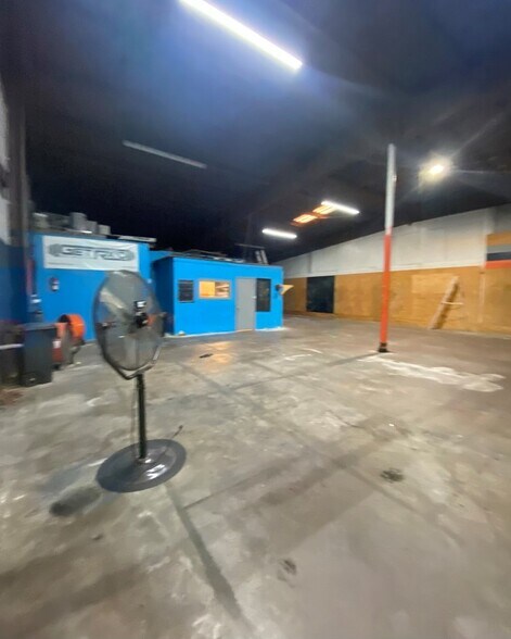 More Photos Of 10302-10308 Cash Rd, Stafford Warehouse For Lease