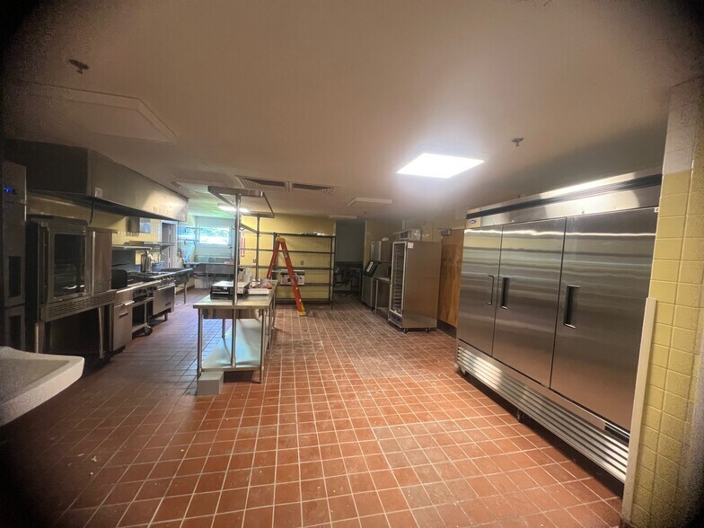 More Photos Of 89 Viets St, New London Office For Sale