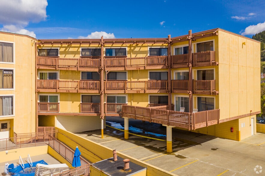 More Photos Of 101-195 Rockaway Beach Ave, Pacifica Hotel For Sale
