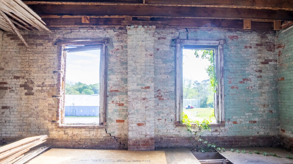 More Photos Of 82 Dromedary Street st, Woodbury Flex For Sale