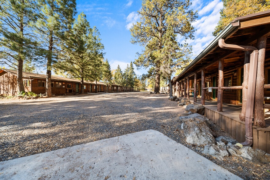 More Photos Of 2089 E White Mountain Blvd, Pinetop Hotel For Sale