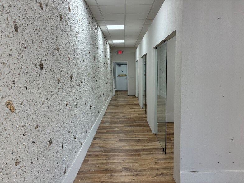 More Photos Of 1050 Fording Island Rd, Bluffton Storefront For Lease