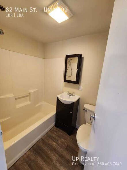 More Photos Of 82 Main St, East Hampton Apartments For Lease