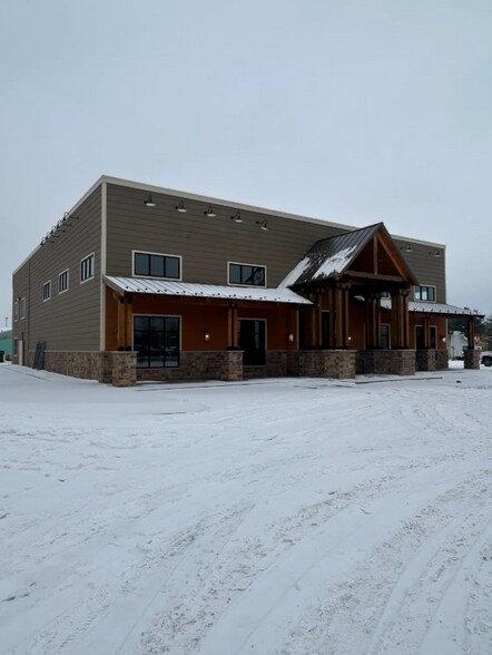 More Photos Of 1229 S Halleck St, Demotte Freestanding For Sale