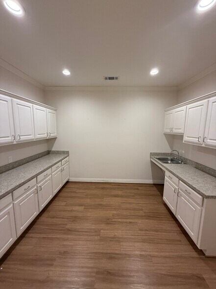 More Photos Of 8668 John Hickman Pkwy, Frisco Medical For Lease