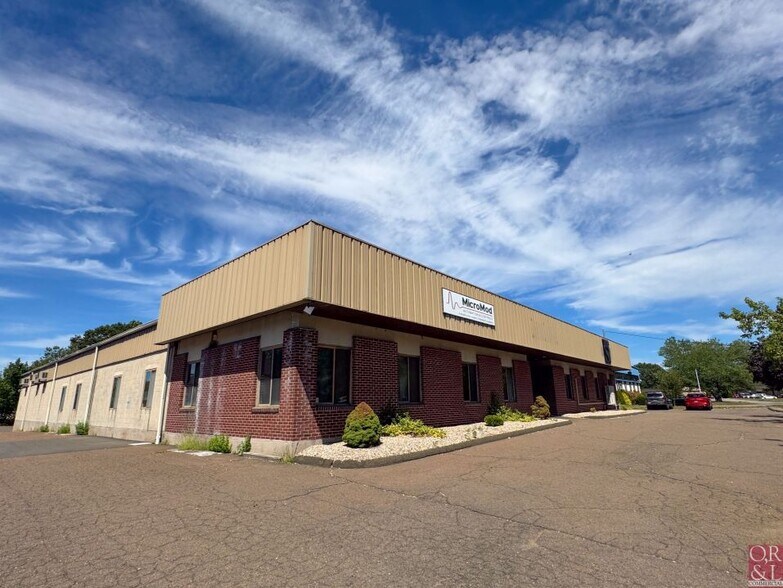 Primary Photo Of 10 Capital Dr, Wallingford Manufacturing For Lease