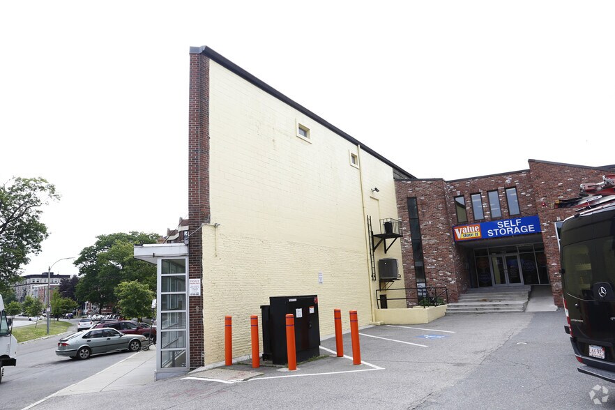 More Photos Of 1354 Commonwealth Ave, Allston Loft Creative Space For Lease