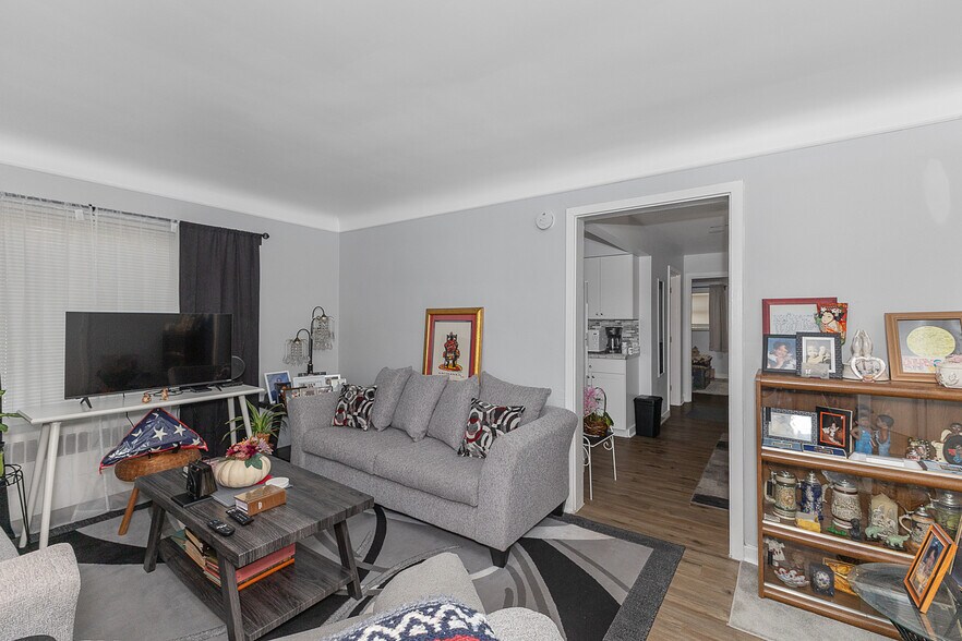 More Photos Of 6914 Montgomery Rd, Cincinnati Apartments For Sale