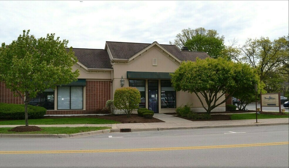 More Photos Of 301 W Railroad Ave, Bartlett General Retail For Sale