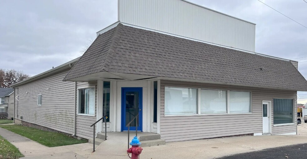 Primary Photo Of 101 S Rose St, Elmwood Office For Sale