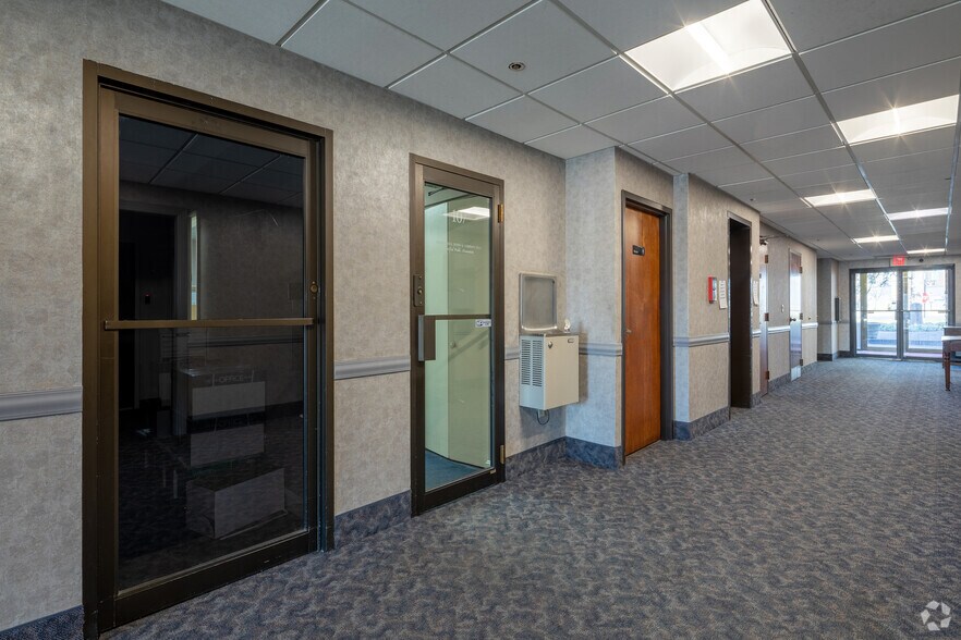 More Photos Of 304 Whittington Pky, Louisville Office For Sale